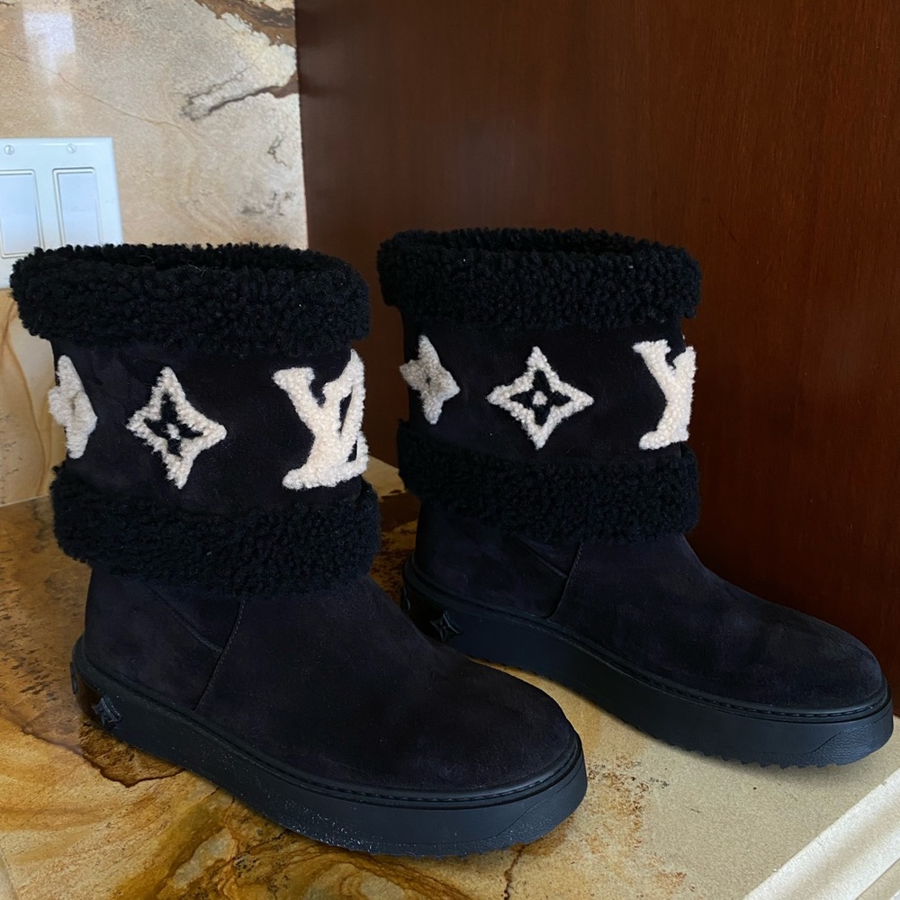 Louis Vuitton Snowdrop Flat Ankle Boot - Picture 7 of 12